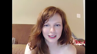 L'Adorable Performance Webcam Captivante D'Une Rousse De 18 Ans