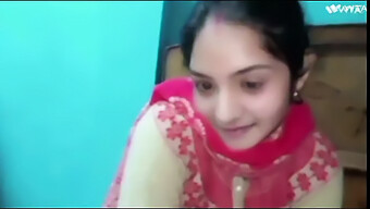 Reshma, Una Chica India De 18 Años, Le Enseña A Su Hermanastro Sobre El Sexo En Casa