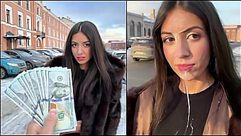 Katty West, Upea Teini, Ansaitsee Palkkion Julkisesta Kasvohoidosta Cumwalk-Videossa