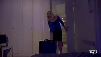 Pov Uitzicht Op Een Taboe-Ontmoeting Met Een Blonde Milf