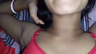 Desi Teen Túži Po Tvrdom Sexe A Creampie V Jej Kundičke