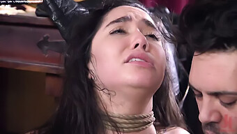 مساعدة طيبة في Bdsm ولعب الشرج