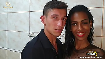 La Sexy Morena Leona Senna Disfruta De Un Encuentro Apasionado Con El Fornido Surfista Cariocaa En Una Fiesta Ardiente