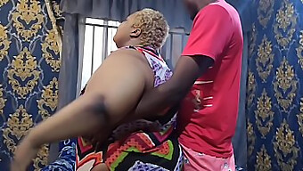 Afrikanische Ehefrau mit üppiger Figur befriedigt mich mit einem atemberaubenden Blowjob