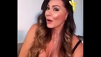 Colombian Bombshell Esperanza Gomez Says Goodbye To Porn