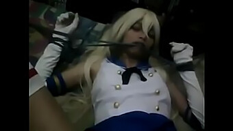 Amatőr cosplayer Shimakaze vadul egy forró videóban